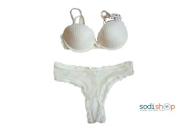 couleur couleur blanche en tissu brodé taille 85C