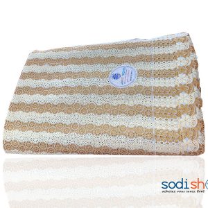 Tissu Brodé à Petit Motif Blanc Doré 1 Mètre GF0059
