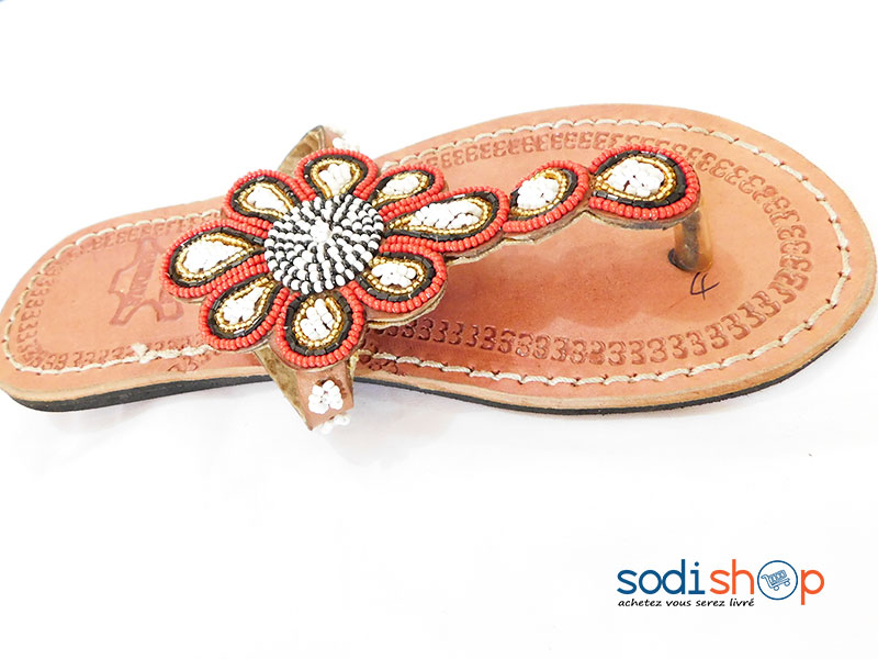 Sandale en Cuir Décorée au Perle Africaine MT0077