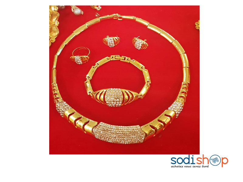 Ensemble Plaqué Or Collier avec Bracelet et Boucles d’Oreilles - Accessoires Pour Femme EB001