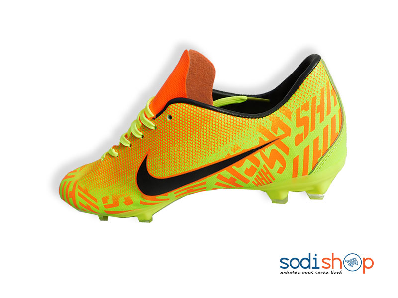 Chaussure à Crampon Nike - Equipement de Football Couleur Vert Orange MS0076