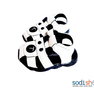 Chaussure Nue Pied Pour Petite Fille Couleur Noir et Blanc WBM00108