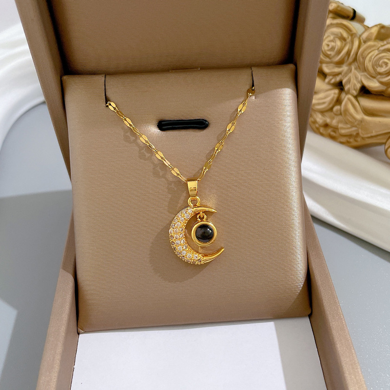 Collier lettre I Love You pour femme, acier inoxydable, pendentif lune et coeur, bijoux de fête des travailleurs, cadeaux de projection, tendance de la mode AI0001 – Image 6