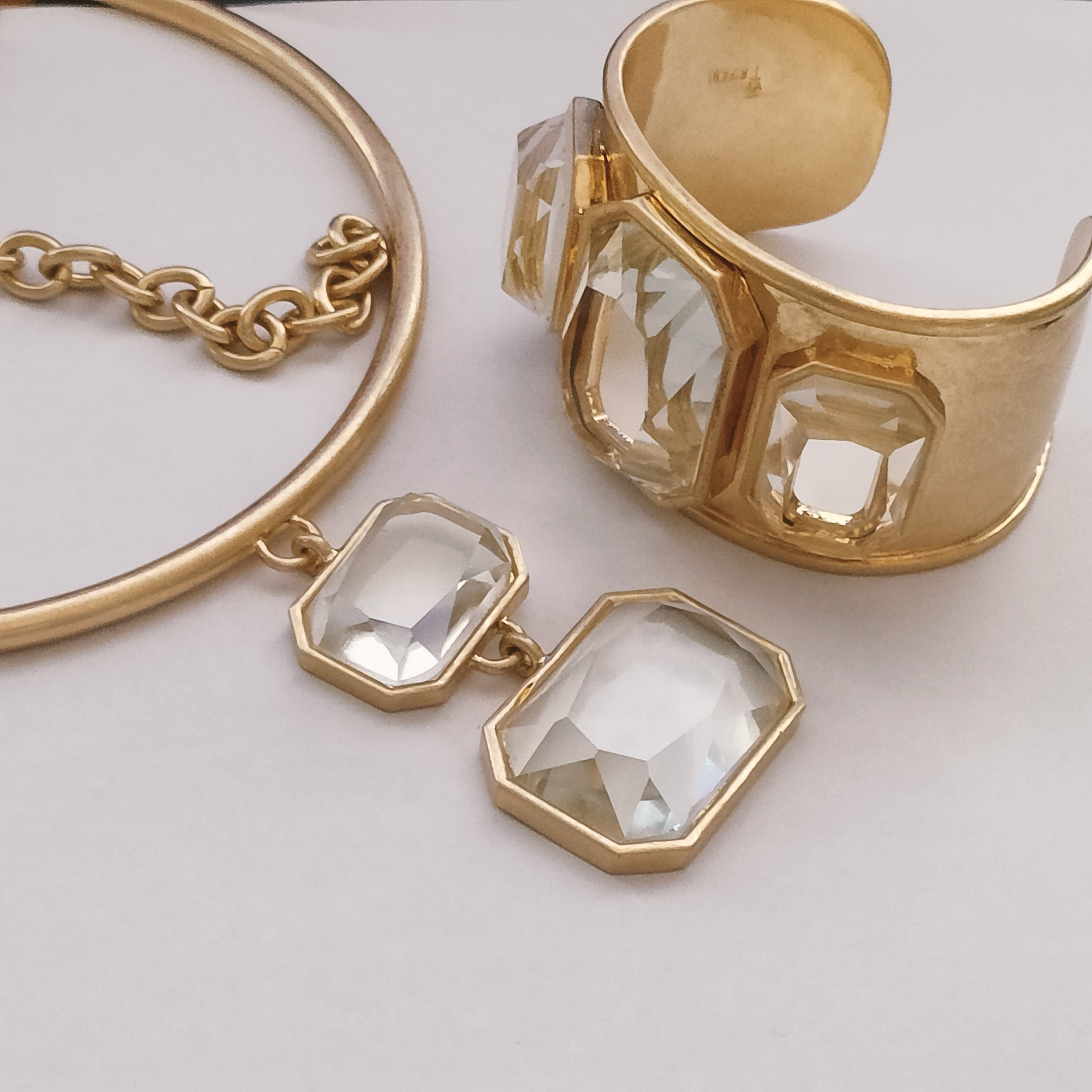 Bracelet large ouvert en cristal naturel, lumière douce fraîche, luxe classique, nouveau, été, 2024 AI0001 – Image 7