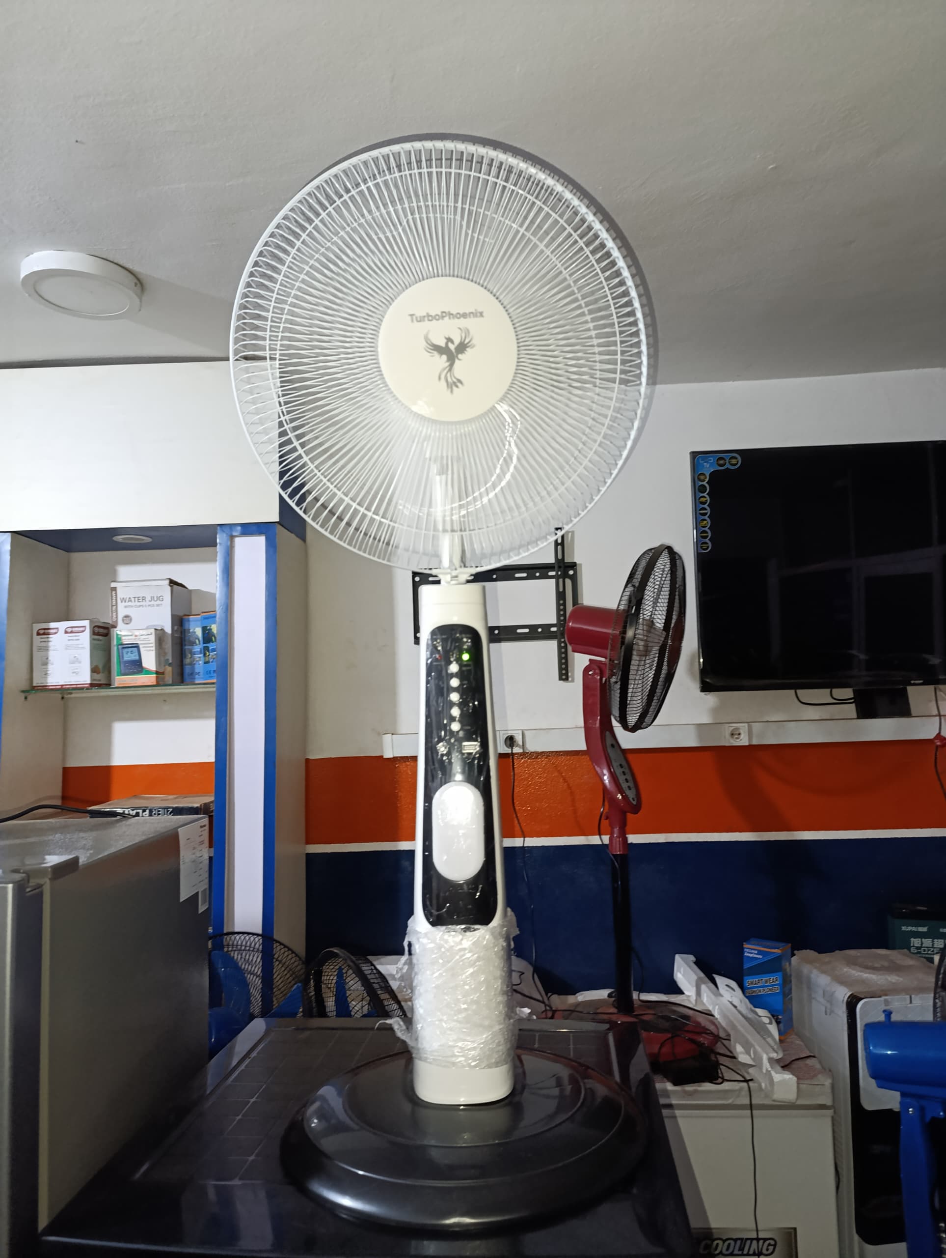 Ventilateur Rechargeable Turbo Phoenix 16" jusqu'a 8heures autonomie avec Lampe et USB Sodi00