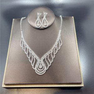 Parure de bijoux brillants faits à la main de haute qualité, pendentif avocat, collier, boucles d'oreilles, patients, mariée, mariage, fiançailles, robe de soirée, ornements AI0001