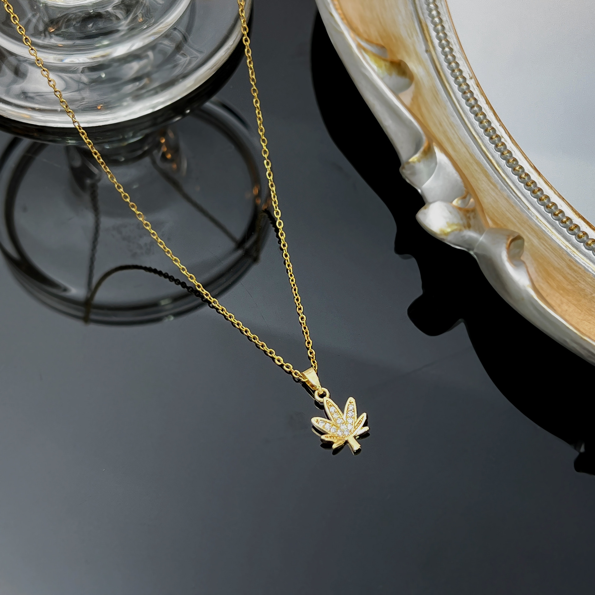 Collier en acier au titane avec pendentif pompon pour femme, simple et attrayant AI0001 – Image 3